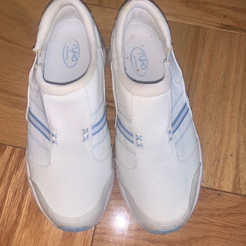 RYKA SLIP ON SNEAKERS size 9W